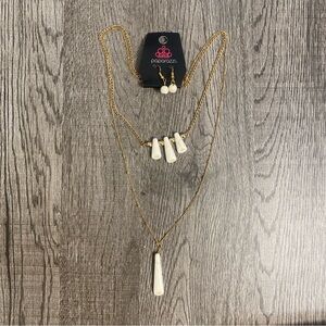 Paparazzi Gold and Cream Necklace and Earring Set Women’s. NWT.
